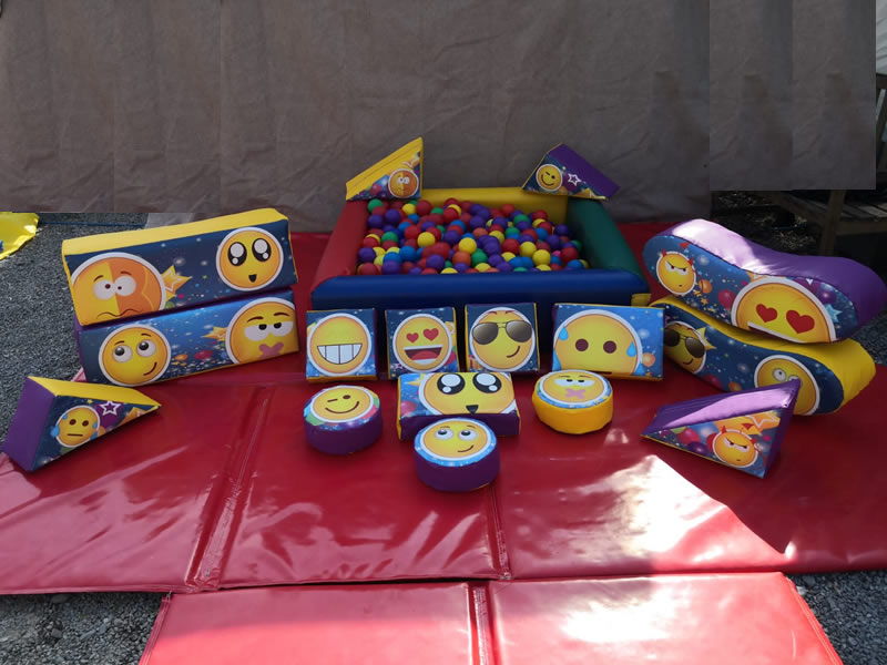 Emoji Soft Play & Ball Pit